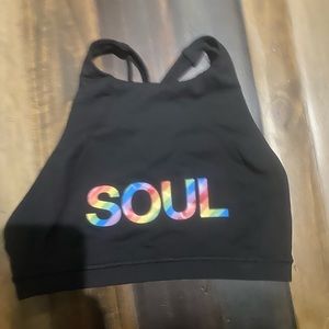 NWT LULULEMON SIZE 6